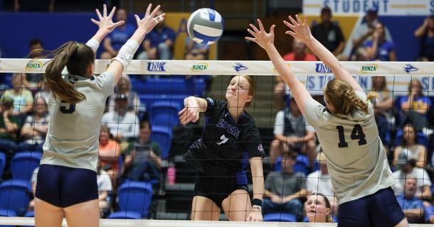 UNK senior Abby Rose (7) is a two-time All-MIAA selection. She has 194 kills and 72 total blocks this season. (Photo by Erika Pritchard, UNK Communications)
